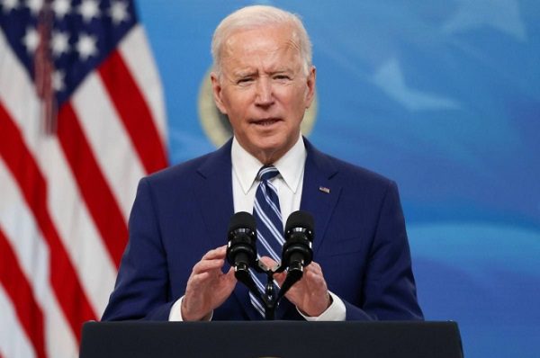 Vacunación en EU cubrirá al 90% de los adultos, anuncia Biden