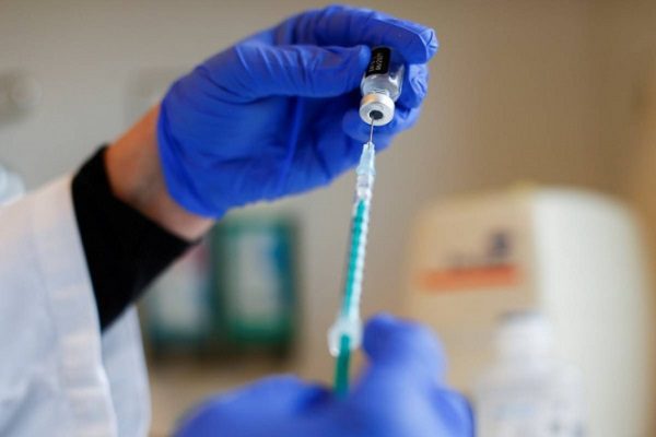 Berlín suspende vacuna de AstraZeneca tras 31 casos de trombosis