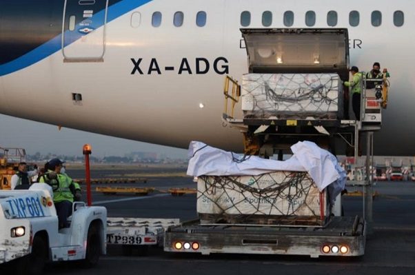 Llegan a México medio millón de vacunas Sputnik V