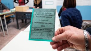Italia analiza disminuir edad para votar, a 16 años