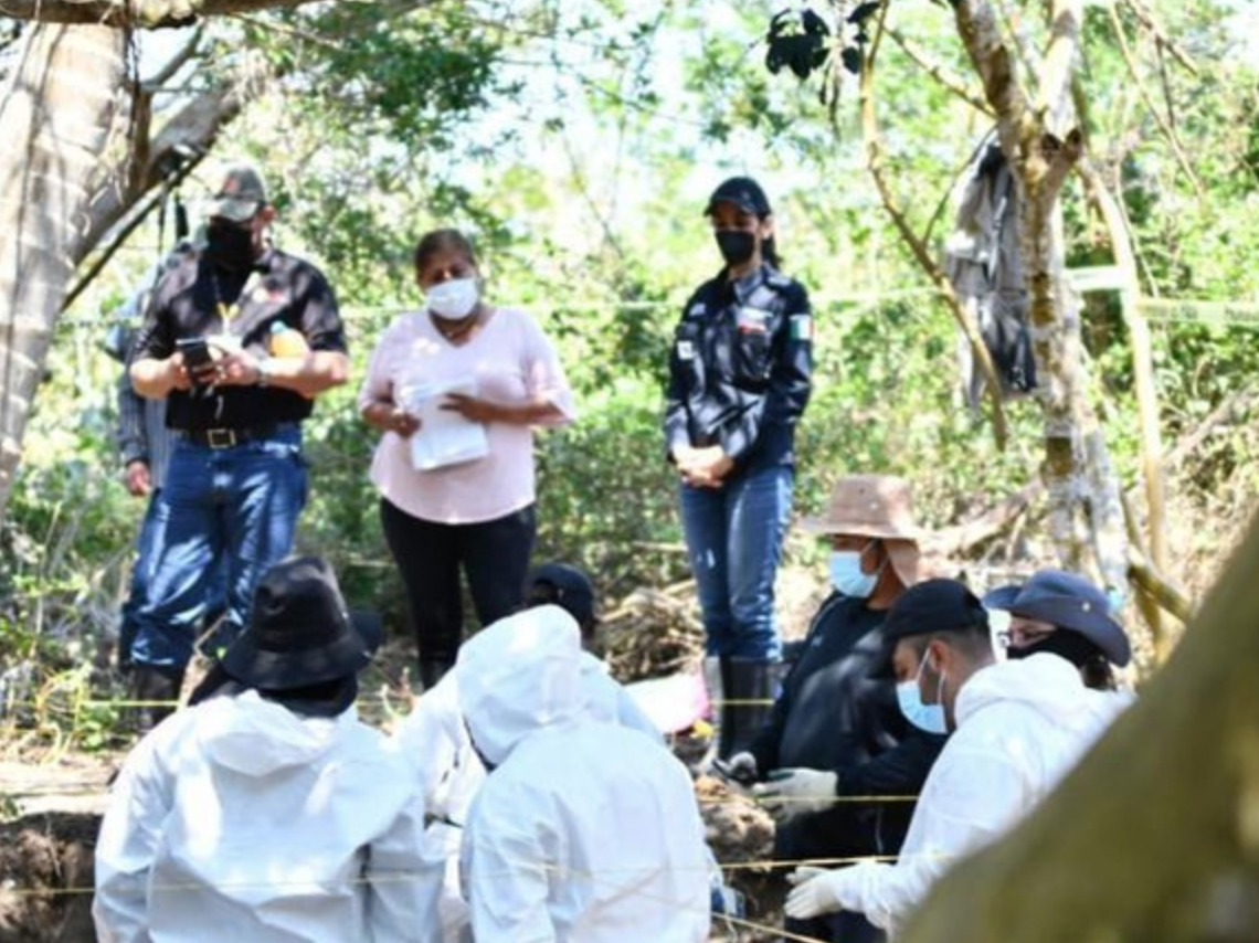 Recuperan 7 cuerpos en fosa de Veracruz