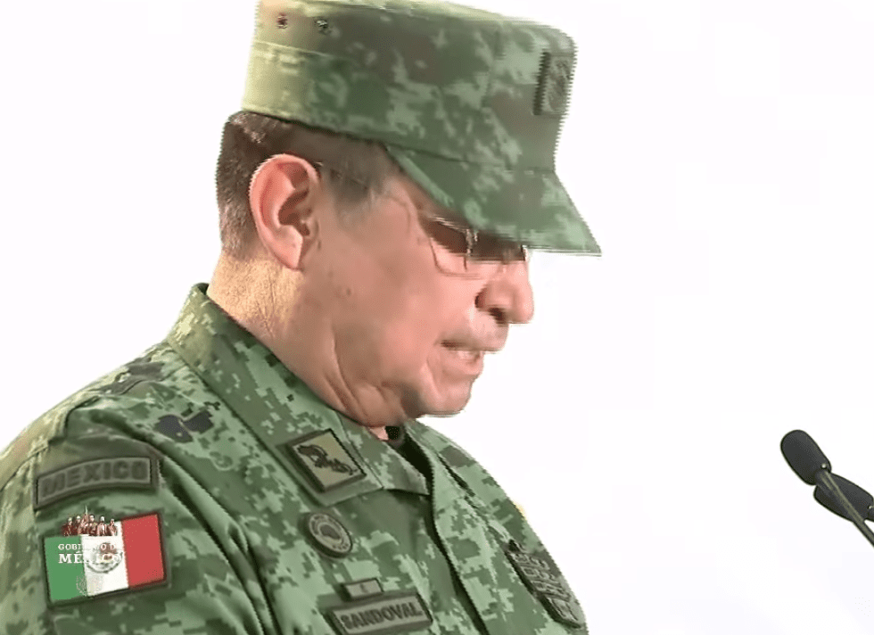 Reaparece titular de Sedena tras recuperarse de Covid-19