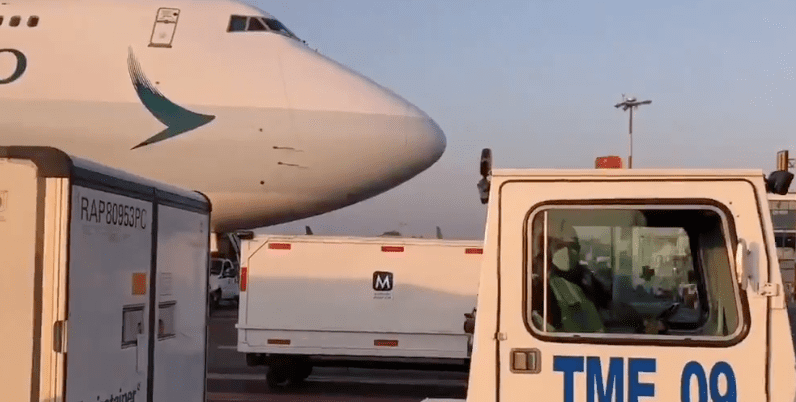 Un millón de vacunas chinas contra Covid-19, llegan a México