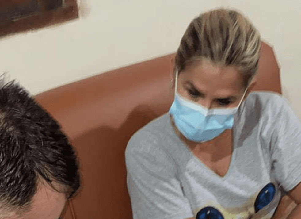 Detienen a ex presidenta interina de Bolivia, Jeanine Añéz