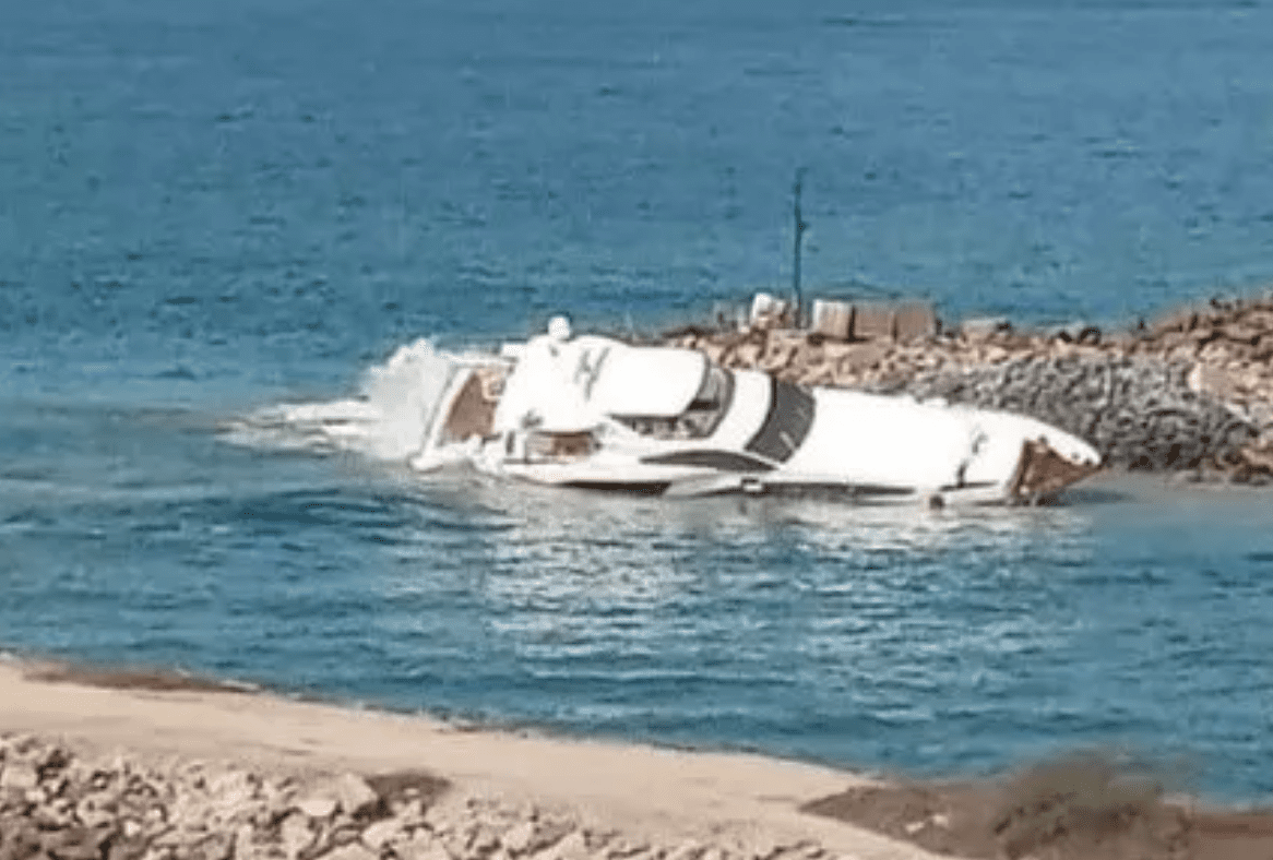 Se hunde yate en Ixtapa-Zihuatanejo