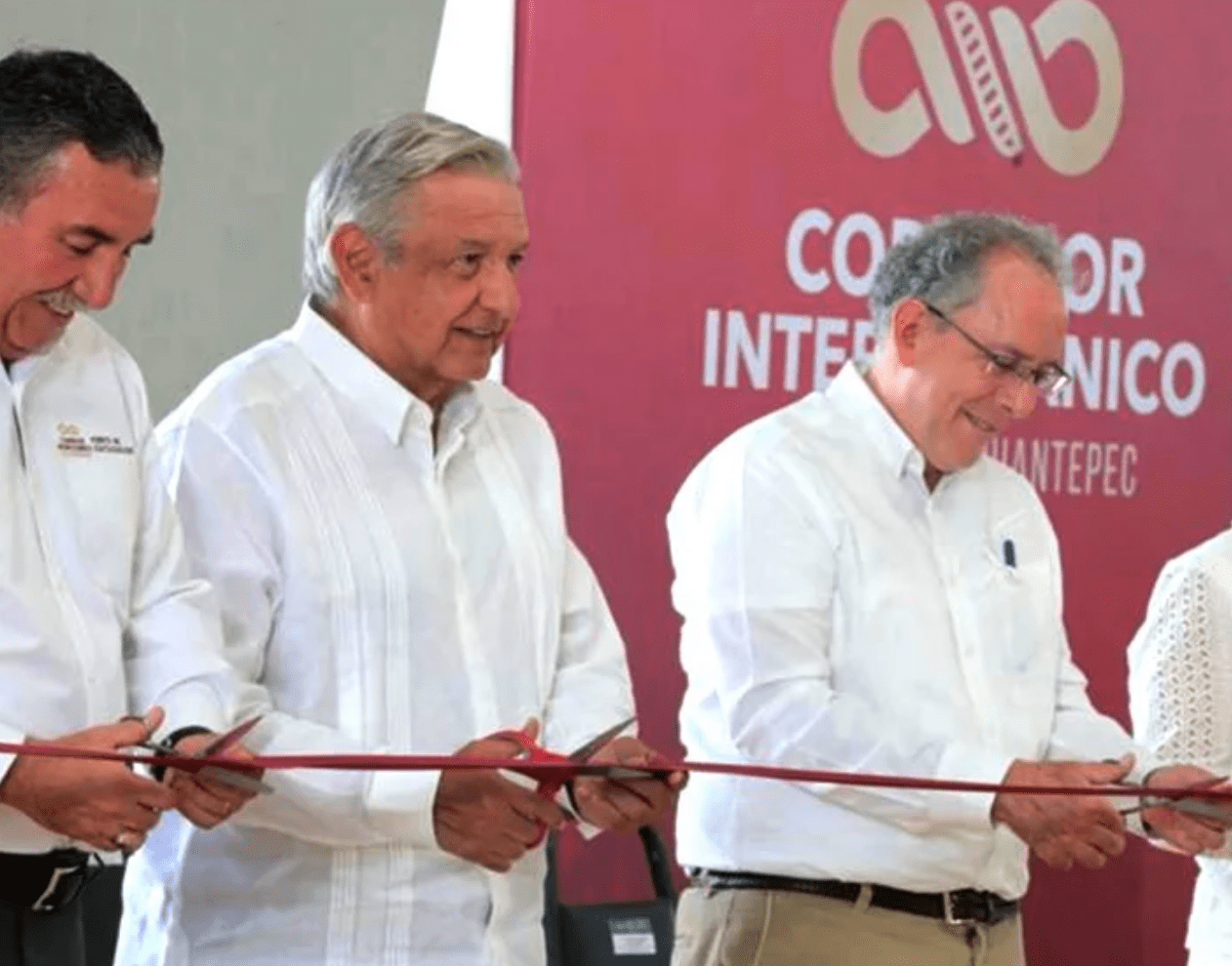 Se blindará corredor del Itsmo de Tehuantepec para que no sea privatizado: AMLO