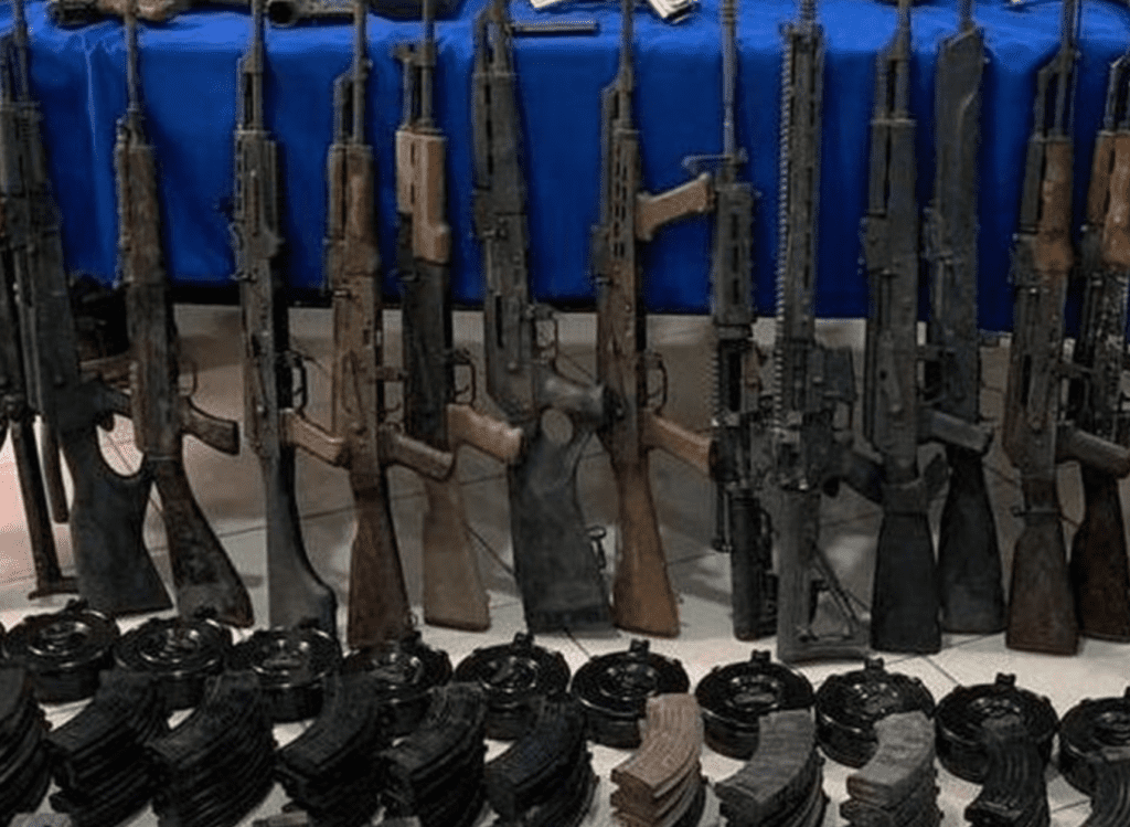 Vinculan a proceso a 11 por portación ilegal de armas exclusivas del Ejército en Sonora