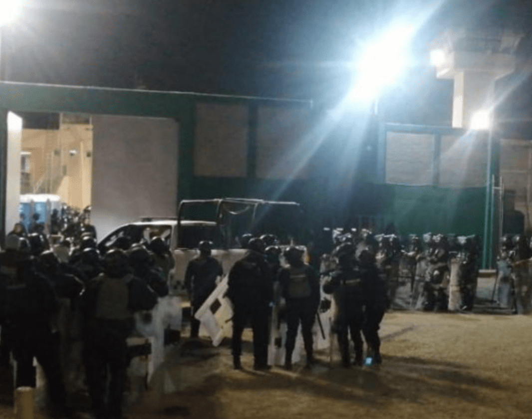 Por reinserción social trasladan a 398 reos del penal de Cieneguillas a 5 centros federales