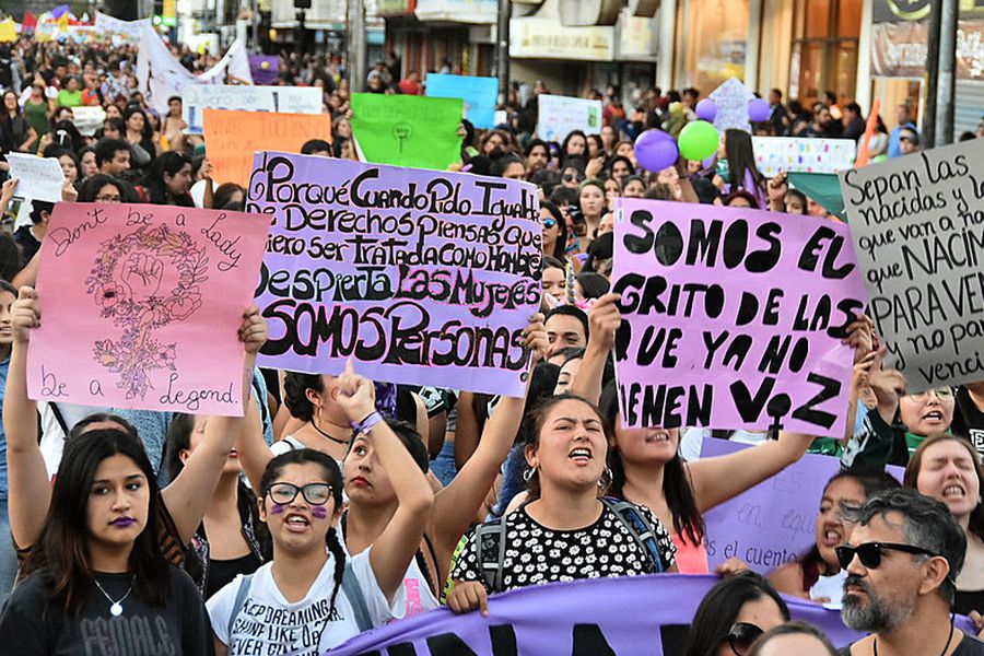Movimiento feminista no es político sino permanente: Sánchez Cordero