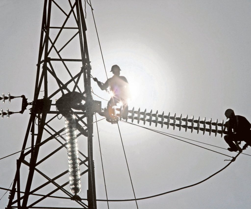 Otorgan más suspensiones provisionales contra reforma eléctrica