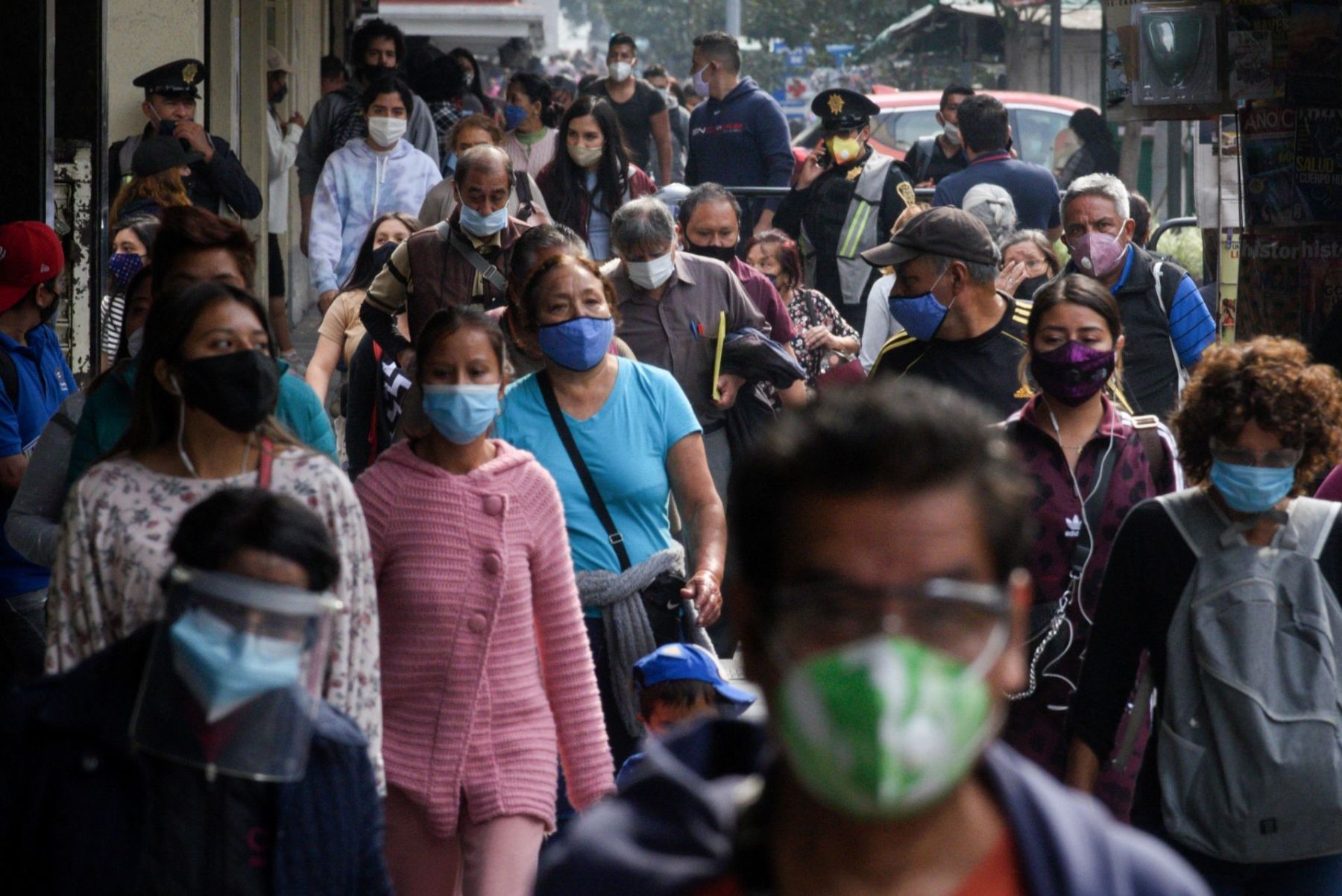 Semáforo naranja permanecerá en CDMX, reabrirán casinos y boliches