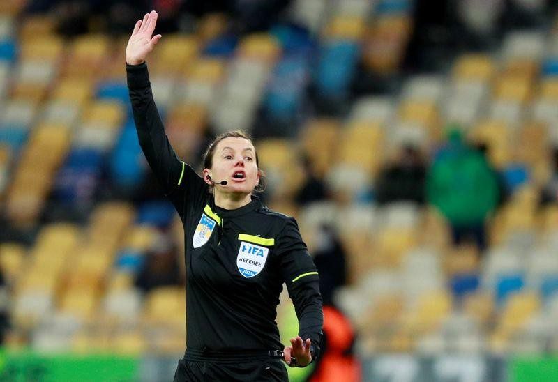 Mujeres árbitro aparecerán por primera vez en UEFA y Concacaf
