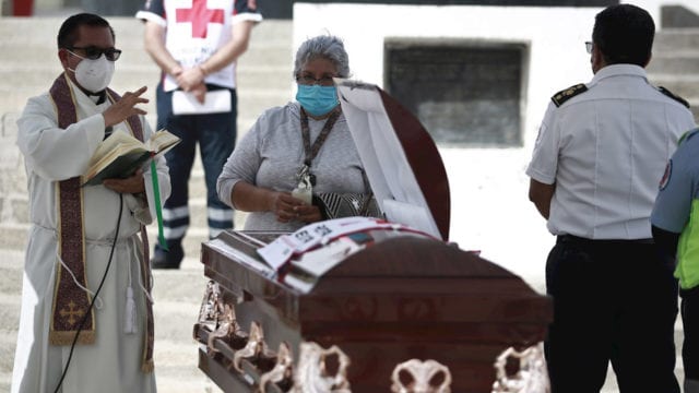 México suma 193 mil 142 muertes por coronavirus, 654 más este jueves