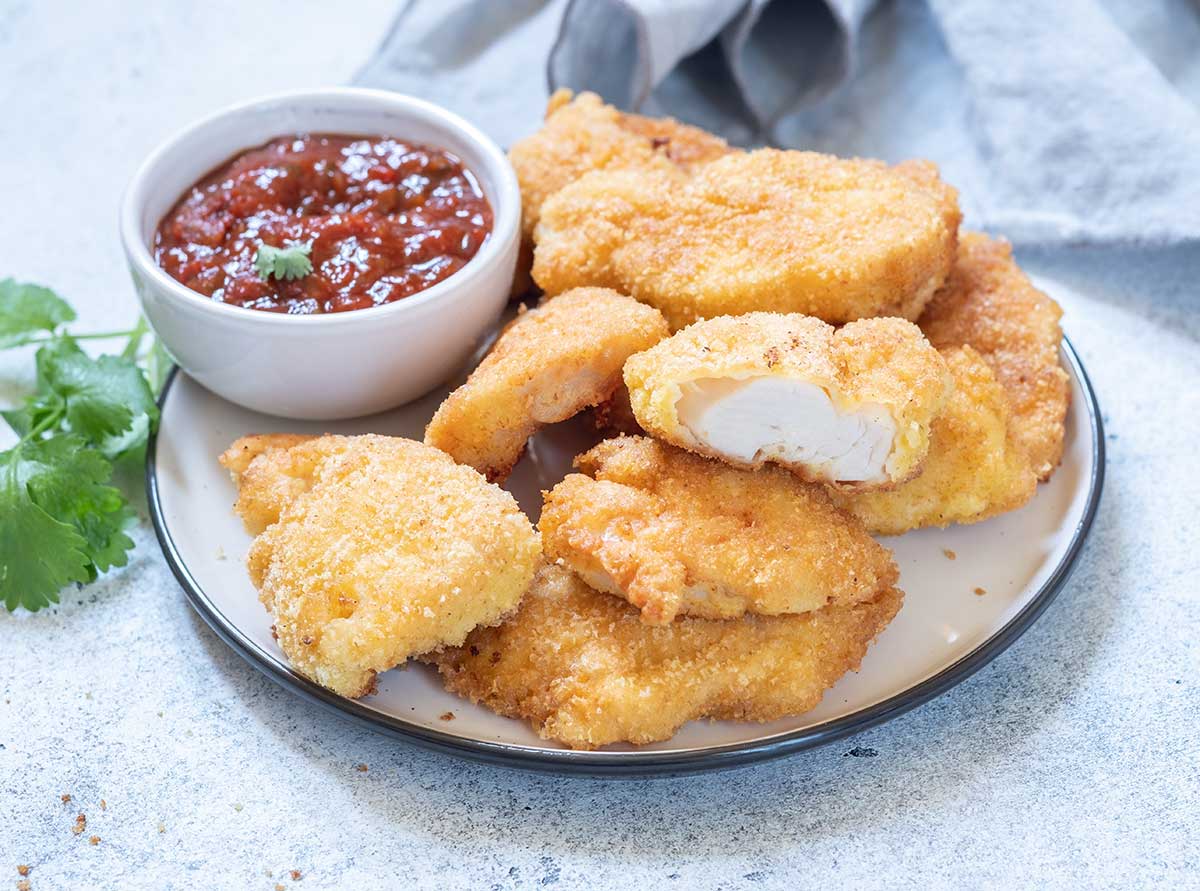 Nuggets de pollo, con altos niveles de grasa, pellejo y soya: Profeco