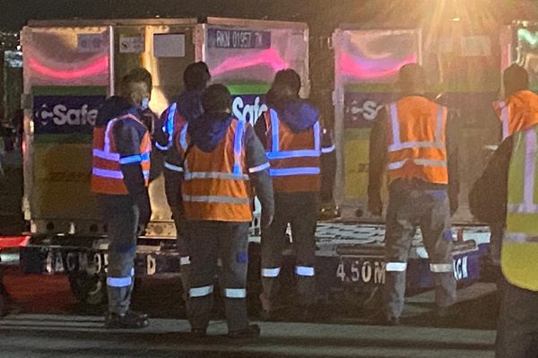 Llega a México segundo lote de vacunas de AstraZeneca