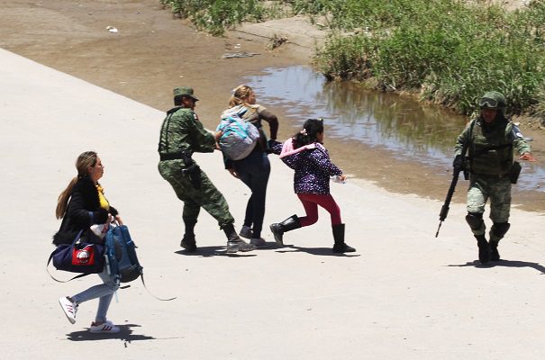 México acuerda enviar 10 mil soldados para frenar migración, anuncia la Casa Blanca