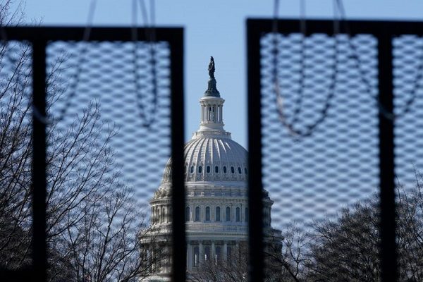 Cierran el Capitolio de EU tras "amenaza de seguridad externa". Hay dos detenidos #VIDEOS