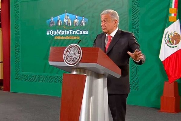 AMLO insiste que ha cumplido con no aumentar precios de combustibles