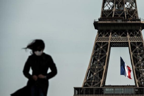 Francia suspende indefinidamente vuelos con Brasil por variante de Covid-19