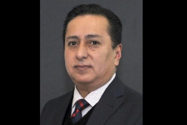 Cesan a funcionario de la Fiscalía CDMX que se vacunó anticipadamente