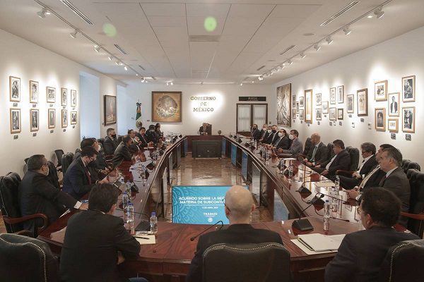 AMLO anuncia “importante acuerdo” sobre subcontratación