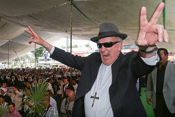 El exobispo emérito de Ecatepec, Onésimo Cepeda, va por diputación