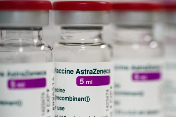 Responsable de EMA confirma vínculo entre vacuna de AstraZeneca y trombosis