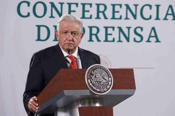 AMLO pide a la FGR dar información sobre marinos detenidos