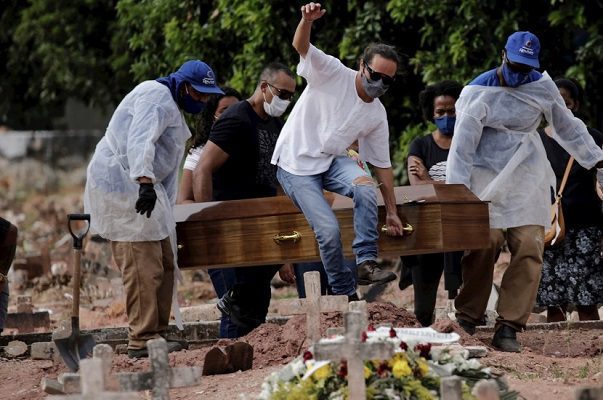 Brasil rompe récord y reporta más de 4 mil muertes por covid-19 en un día