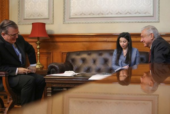 AMLO conversa con Kamala Harris sobre tema migratorio