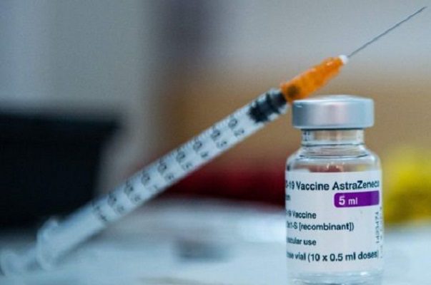 Australia reporta primera muerte tras aplicación de vacuna de AstraZeneca