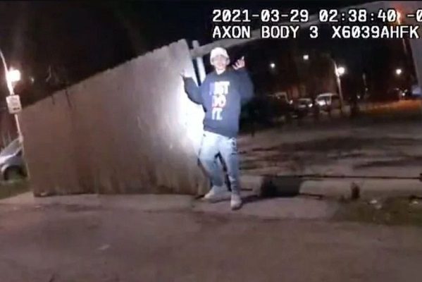 Policía mata a niño de 13 años en Chicago #VIDEOS