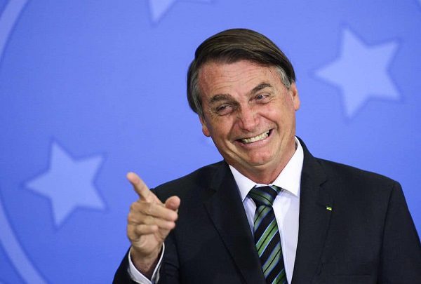 Con miles de muertes diarias, Bolsonaro descarta decretar confinamiento nacional