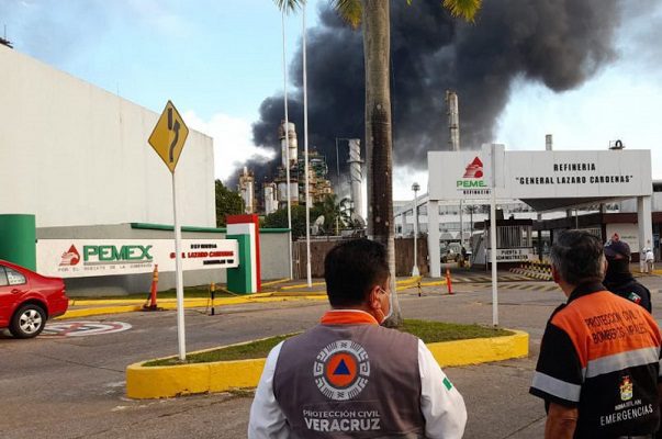 Confirman siete heridos tras incendio en refinería de Minatitlán #VIDEO