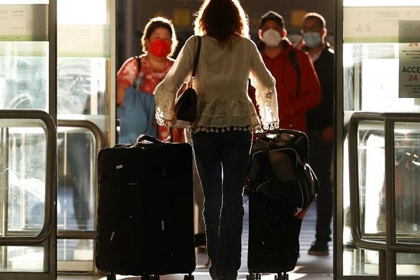 Francia decreta cuarentena a viajeros de Brasil, Chile y Argentina