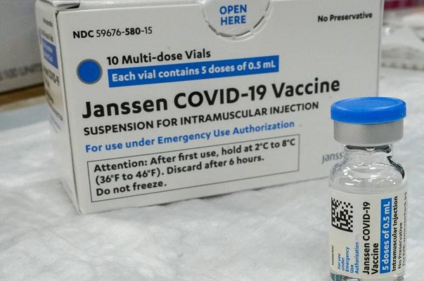 EU prevé retomar vacunación con dosis de J&J, pero con restricciones