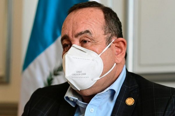 Presidente de Guatemala pide a México y EU abrir mercados para frenar la migración