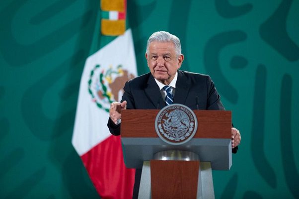 AMLO anuncia que se vacunará en Palacio Nacional la semana que viene