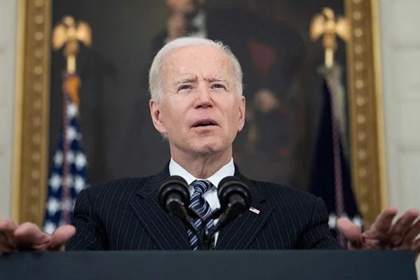 Desde hoy, todos los estadounidenses son candidatos a la vacuna, anuncia Biden