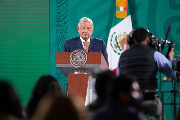 Descarta AMLO desaparición del INE, pero asegura "la traen contra nosotros"
