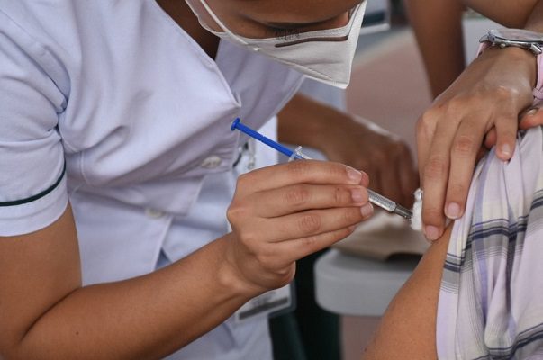 Edomex termina de vacunar a todos los adultos mayores con la primera dosis