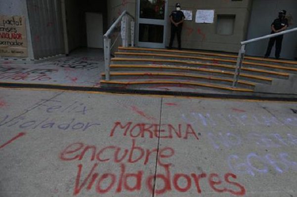 Mujeres realizan pintas contra Salgado Macedonio en el TEPFJ #VIDEO