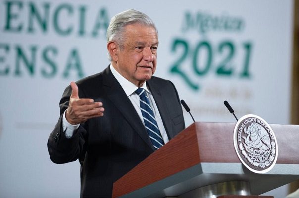 "Que nos esperen, hasta que nos toque a todos", dice AMLO a médicos sobre vacunación