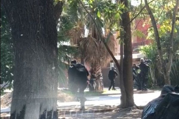 33 detenidos y 4 muertos tras enfrentamiento a balazos en Guadalajara #VIDEOS