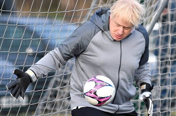 Boris Johnson amaga con tomar acciones contra la Superliga