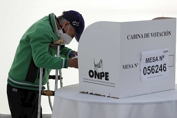Perú inicia elecciones generales para elegir nuevo presidente