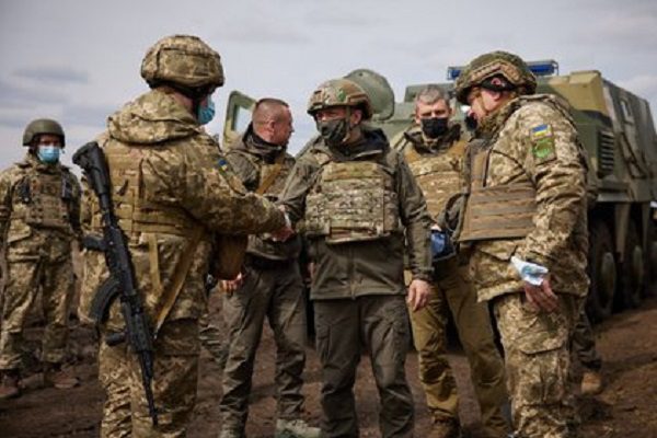 Rusia anuncia repliegue de tropas en la frontera con Ucrania