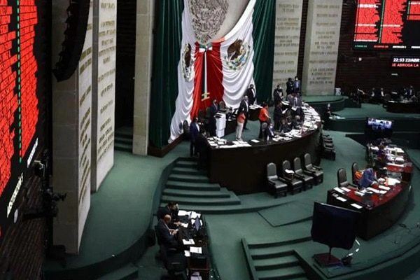 Diputados aprueban ampliación de mandato de Zaldíva; va al Ejecutivo