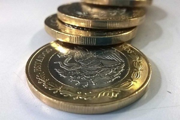 Peso se aprecia ante bajos rendimientos en bonos del Tesoro de EU