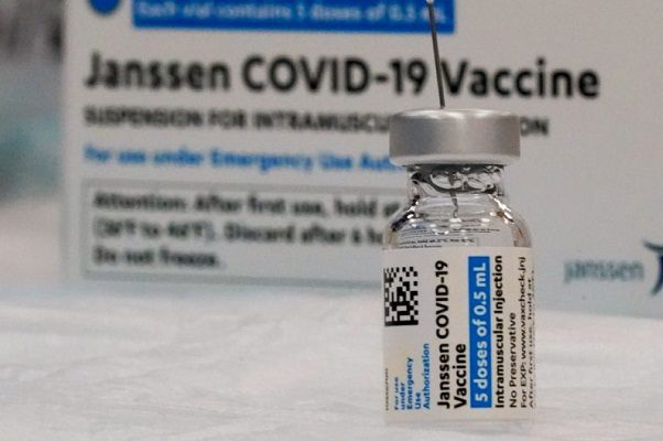 Estados Unidos reanuda la aplicación de la vacuna de Johnson & Johnson